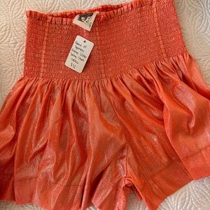 QUEEN OF SPARKLES! So cute for spring summer and fall! Skorts 🧡